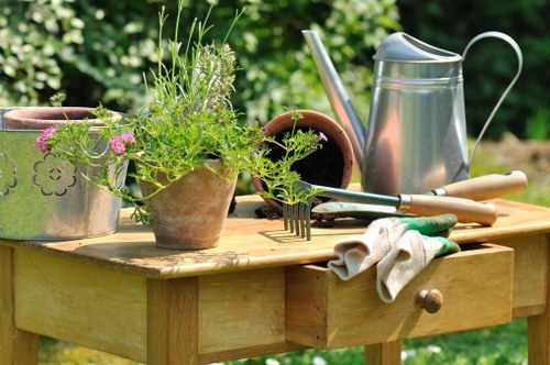 Modern fencing options for Hampton Hill homes